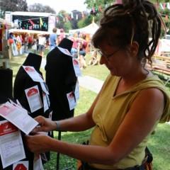 Fast nackt für Living Wages! 3 achact Festival Fast nackt für Living Wages! Kampagne für Saubere Kleidung | Clean Clothes Campaign Germany