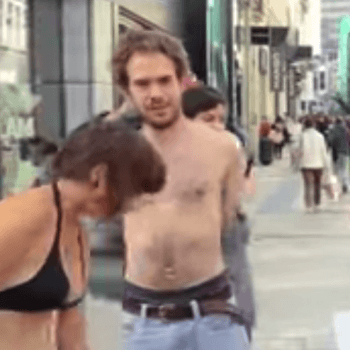 Fast nackt für Living Wages! 1 fast nackt kamapgne living wave Fast nackt für Living Wages! Kampagne für Saubere Kleidung | Clean Clothes Campaign Germany