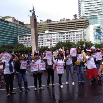 Für eine ILO-Vereinbarung gegen geschlechtsspezifische Gewalt am Arbeitsplatz 1 Fuer eine ILO Vereinbarung gegen geschlechtsspezifische Gewalt am Arbeitsplatz Für eine ILO-Vereinbarung gegen geschlechtsspezifische Gewalt am Arbeitsplatz Kampagne für Saubere Kleidung | Clean Clothes Campaign Germany