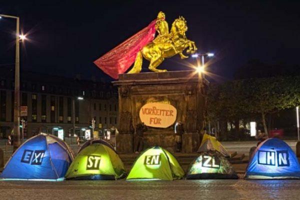 GoldenerReiter Dresden2015 650x417 1445596204 Goldener Reiter macht sich stark für Existenzlöhne Kampagne für Saubere Kleidung | Clean Clothes Campaign Germany
