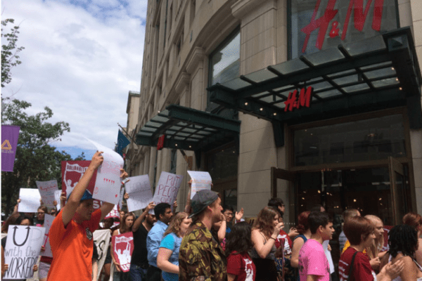 HM versprach existenzsichernden Lohn ab 2018 650x485 H&M versprach existenzsichernden Lohn ab 2018 – Wir erinnern an die noch ausstehende Umsetzung Kampagne für Saubere Kleidung | Clean Clothes Campaign Germany