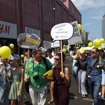 #FairFashionMove: Demo für Menschenrechte und Nachhaltigkeit 1 FairFashionMove Menschenrechte Und Nachhaltigkeit Sind Mehr Wert Als Fast Fashion Und Style