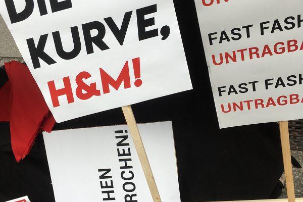 Dresden1 24 Nov 72dpi Unzählige Aktionen und nur eine Forderung: H&M, versprochen ist versprochen! Kampagne für Saubere Kleidung | Clean Clothes Campaign Germany
