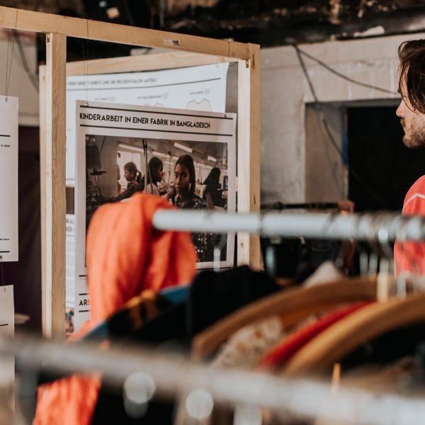 Rückblick: #NieWiederRanaPlaza - 6 Jahre danach 14 Gideon Rothmann FashRev 2019 reduziert Rückblick: #NieWiederRanaPlaza - 6 Jahre danach Kampagne für Saubere Kleidung | Clean Clothes Campaign Germany