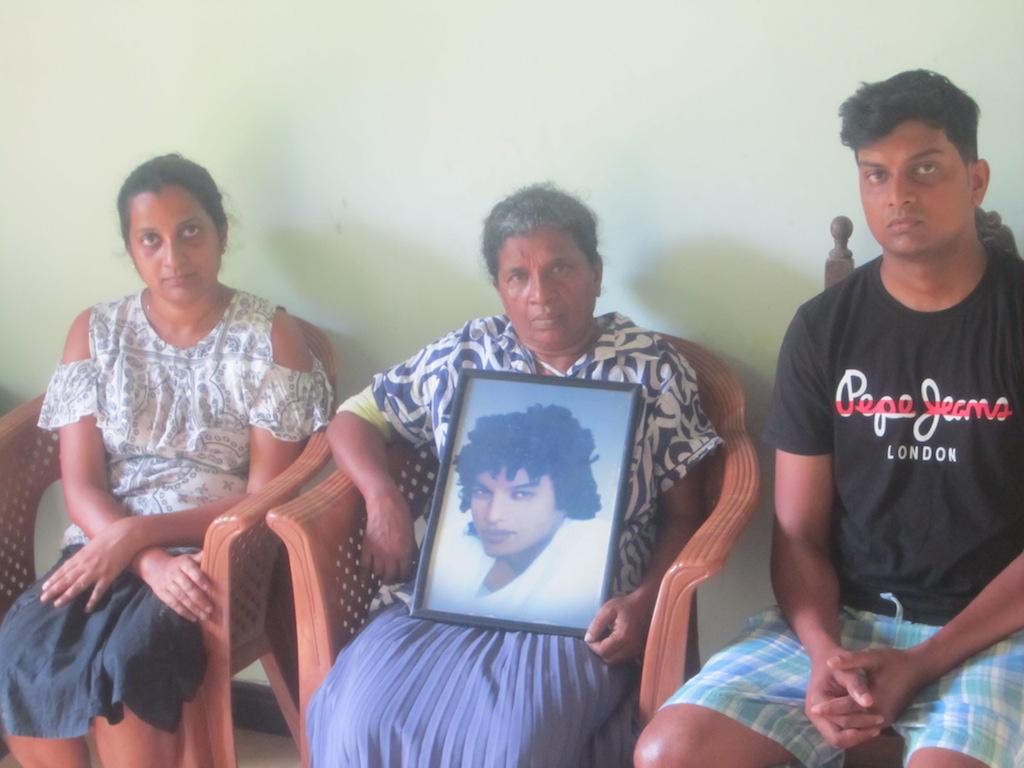 Roshen Shanaka, vor acht Jahren getötet durch Polizeikugeln in Sri Lanka 3 Sri Lanka 5 003 Roshen Shanaka, vor acht Jahren getötet durch Polizeikugeln in Sri Lanka Kampagne für Saubere Kleidung | Clean Clothes Campaign Germany