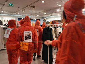 Tübingen 2 scaled CLEAN FRIDAY: Bundesweite Aktionen gegen Gewinne ohne Gewissen Kampagne für Saubere Kleidung | Clean Clothes Campaign Germany