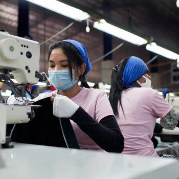 Coronakrise: Marken müssen Maßnahmen zur Unterstützung von Arbeiter*innen ergreifen 1 Kambodscha 2011 c Martin De Wals Will Baxter Coronakrise: Marken müssen Maßnahmen zur Unterstützung von Arbeiter*innen ergreifen Kampagne für Saubere Kleidung | Clean Clothes Campaign Germany
