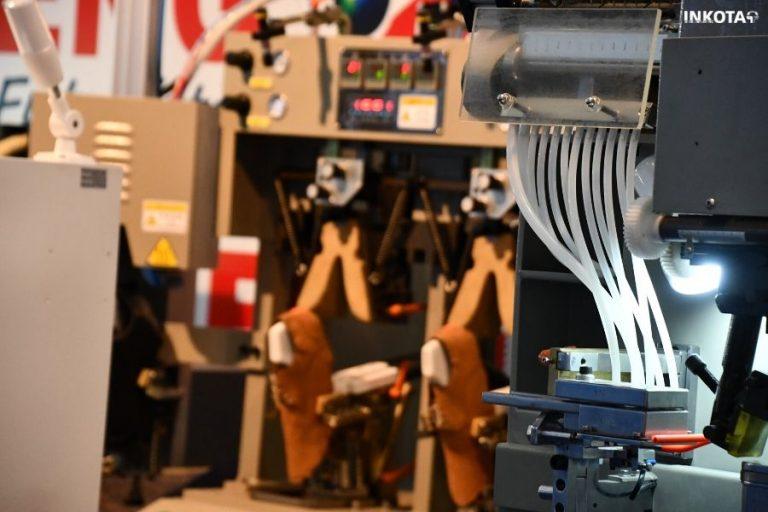 Reisebericht: Aus dem Leben von Schuh- und Lederarbeiter*innen in Indien 2 Schuhe Indien c INKOTA 2 Reisebericht: Aus dem Leben von Schuh- und Lederarbeiter*innen in Indien Kampagne für Saubere Kleidung | Clean Clothes Campaign Germany