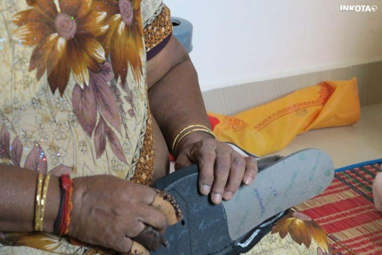 Reisebericht: Aus dem Leben von Schuh- und Lederarbeiter*innen in Indien 4 Schuhe Indien c INKOTA 4 Reisebericht: Aus dem Leben von Schuh- und Lederarbeiter*innen in Indien Kampagne für Saubere Kleidung | Clean Clothes Campaign Germany