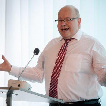 Schluss mit der Blockade von Menschenrechten und Umweltschutz Herr Altmaier Protest-Mail an Bundeswirtschaftsminister Altmaier schreiben! Schluss mit der Blockade! Kampagne für Saubere Kleidung | Clean Clothes Campaign Germany