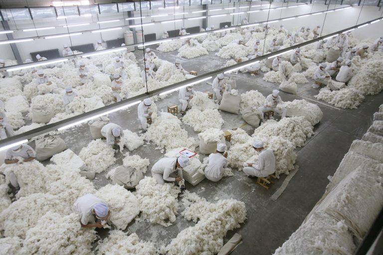 #EndUyghurForcedLabour: Zwangsarbeit in Xinjiang stoppen! 2 hero 1 copy #EndUyghurForcedLabour: Zwangsarbeit in Xinjiang stoppen! Kampagne für Saubere Kleidung | Clean Clothes Campaign Germany