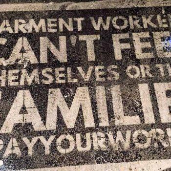 Modeunternehmen muessen Loehne fuer Arbeiter innen garantieren Modeunternehmen müssen Löhne für Arbeiter*innen garantieren! Bündnis startet Kampagne #PayYourWorkers Kampagne für Saubere Kleidung | Clean Clothes Campaign Germany