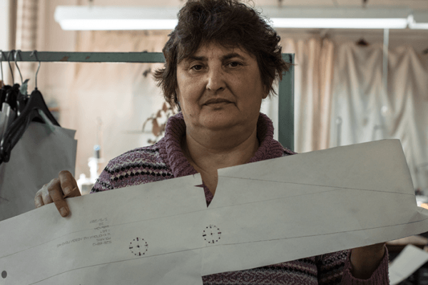 7. worker clean 1 e1620986973304 Lesung eines Richtlinienentwurfs der EU-Kommission über „angemessene Mindestlöhne“ Kampagne für Saubere Kleidung | Clean Clothes Campaign Germany