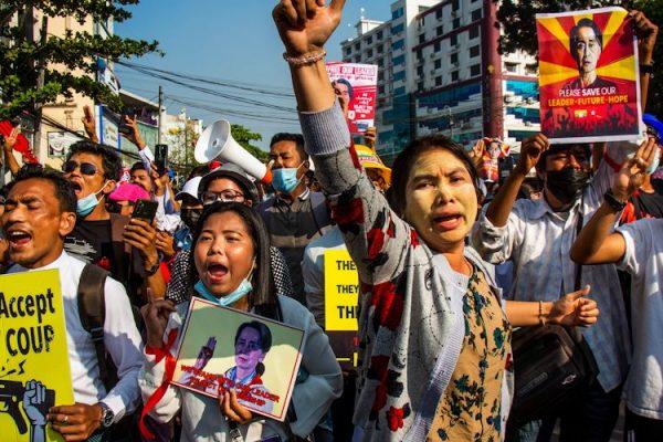myanmar protests c nyan zay htet 1000 Im Kampf gegen das Militär und die Pandemie: Myanmars Textilarbeiterinnen weiterhin in extremer Notlage Kampagne für Saubere Kleidung | Clean Clothes Campaign Germany