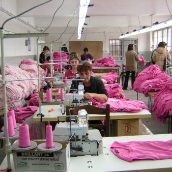 Verheerende Folgen der Coronakrise in der Türkei und Nordmazedonien 1 RS373 fabrik14 Verheerende Folgen der Coronakrise in der Türkei und Nordmazedonien Kampagne für Saubere Kleidung | Clean Clothes Campaign Germany