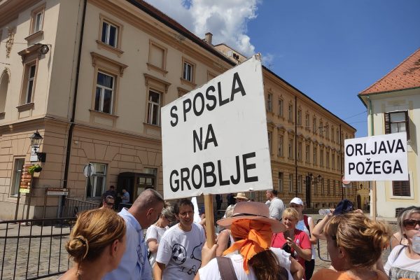 Arbeiter*innen fordern Abfindungen von Olymp 42 PHOTO 2021 06 30 16 48 36 1 Arbeiter*innen fordern Abfindungen von Olymp Kampagne für Saubere Kleidung | Clean Clothes Campaign Germany