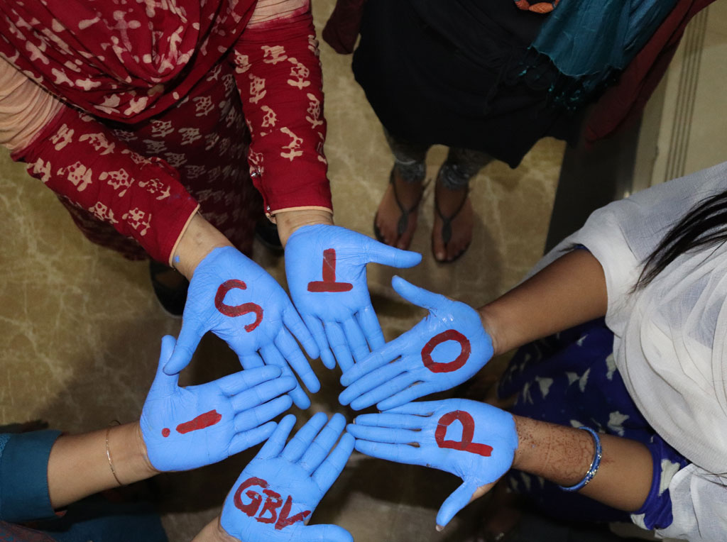 Blaue Haende Stop c FEMNE Bündnis für nachhaltige Textilien | Kampagne für Saubere Kleidung Kampagne für Saubere Kleidung | Clean Clothes Campaign Germany