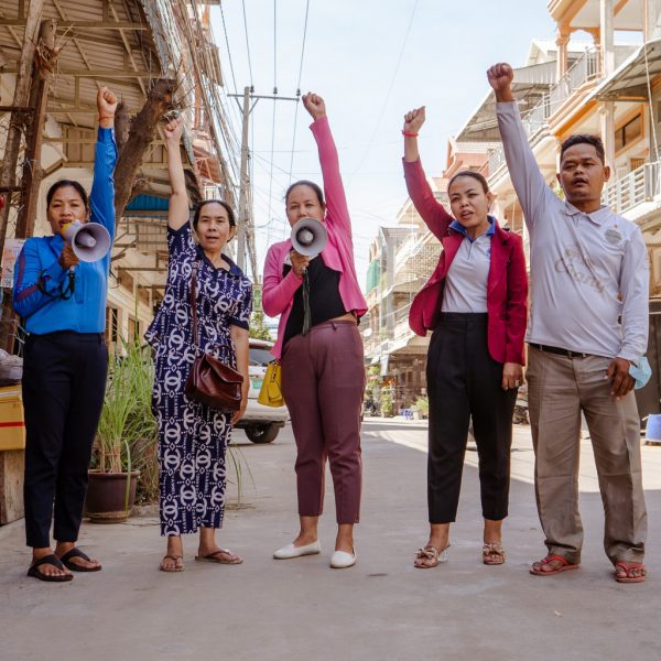 NIKE: Zahl den Arbeiter*innen, was ihnen zusteht! 8 Nike CCC Quadrat NIKE: Zahl den Arbeiter*innen, was ihnen zusteht! Kampagne für Saubere Kleidung | Clean Clothes Campaign Germany