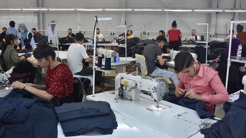 Türkische Textilarbeiter*innen verdienen nur ein Viertel dessen, was sie zum Leben brauchen würden 2 garmentworker5 Anadolu Ajansi Türkische Textilarbeiter*innen verdienen nur ein Viertel dessen, was sie zum Leben brauchen würden Kampagne für Saubere Kleidung | Clean Clothes Campaign Germany