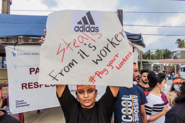 202210 adidas Sri Lanka Womens Centre adidas: Proteste weltweit fordern ein Ende der Arbeitsrechtsverstöße Kampagne für Saubere Kleidung | Clean Clothes Campaign Germany