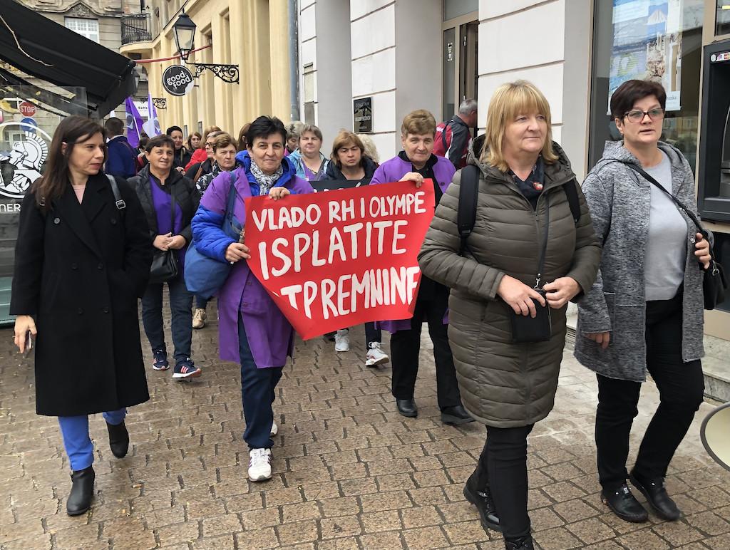 202211 Demonstration Orljava OLYMP PayYourWorkers Good news: die kroatische Regierung wird den Arbeiter*innen von Orljava Abfindungen zahlen Kampagne für Saubere Kleidung | Clean Clothes Campaign Germany