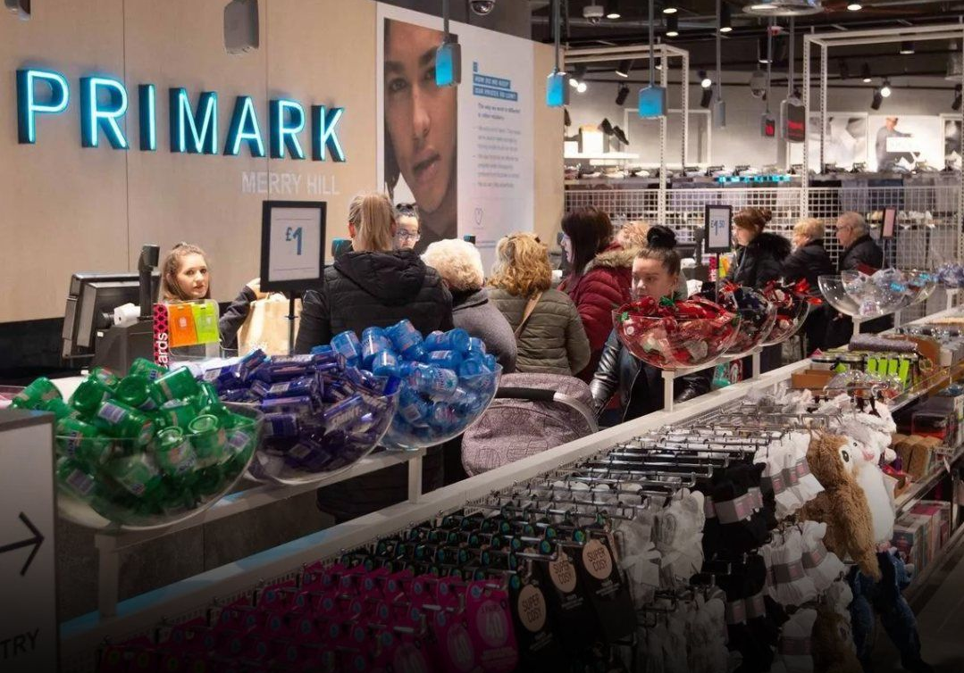 Serbien 32 Foto von einer Kasse der Fast Fashionkette Primark
