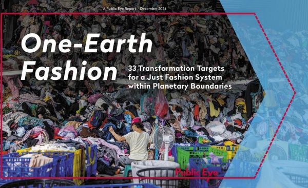 Titel einer Publikation mit Titel und als Bild eine Frau von hinten, die vor einem Berg Kleidung steht